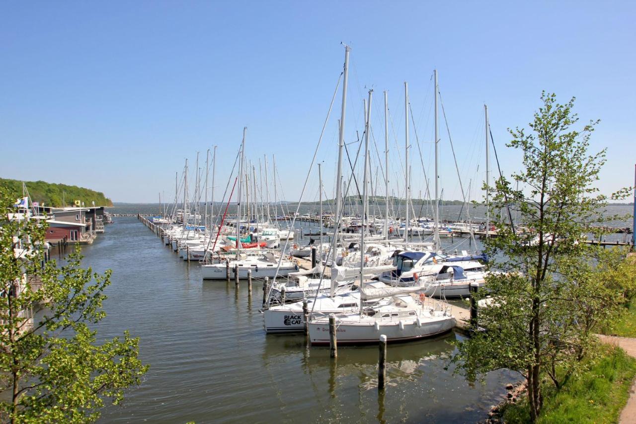 Hafennahe Penthousewohnung Mit Meerblick - Hafenresidenz Lauterbach Fewo 2-7 Exterior foto